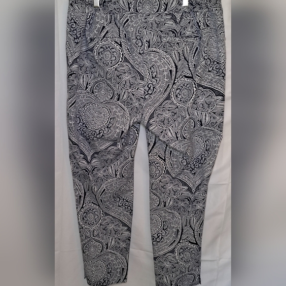 Talbots Black and White Patterned Ankle Pants - Picture 4 of 7